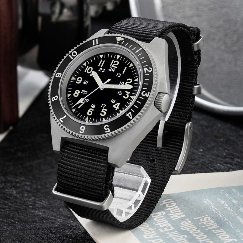 Zegarek kwarcowy Watchdives WD – Men Accessories Bracelet recenzja i cena